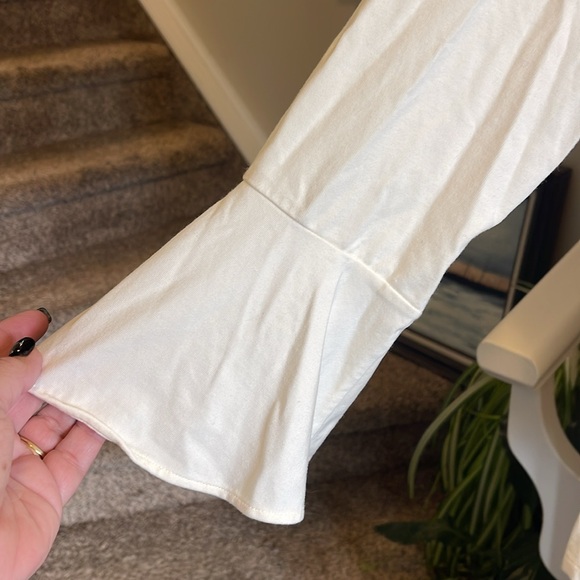 ☃️Isaac Mizrshi oversized 3/4 sleeves soft cream top - Picture 4 of 11